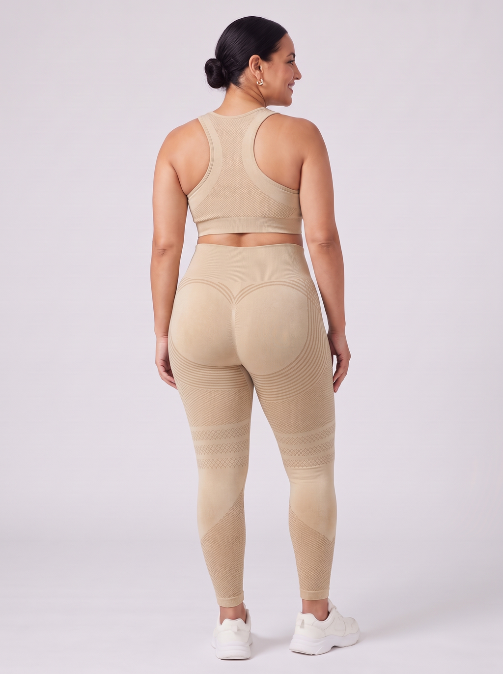Bloom Leggings anti-cellulite leggings in Dune — size XL plus-size model, back view showing sculpting contour lines