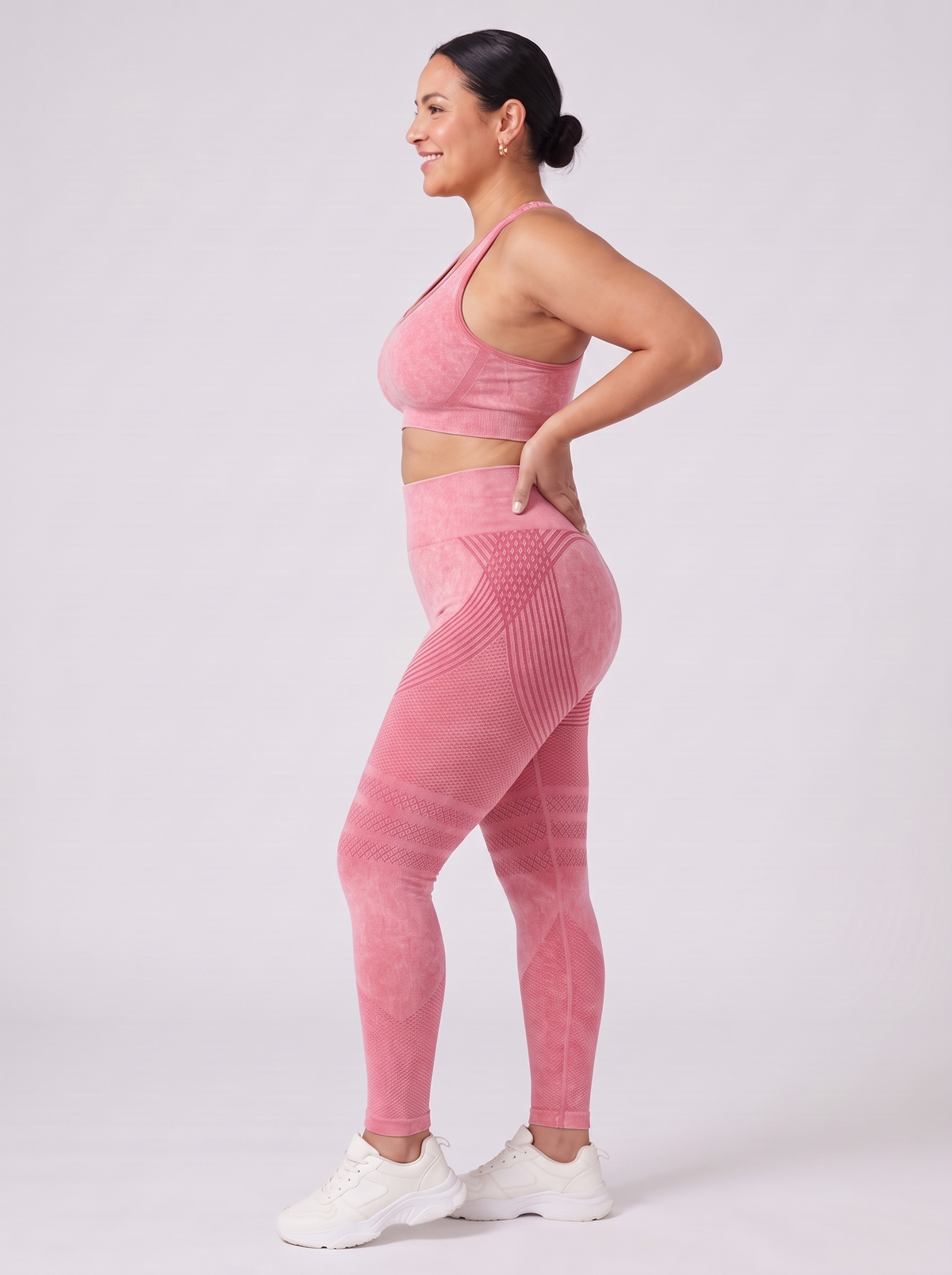 Bloom Leggings anti-cellulite leggings in Blush — size XL plus-size model, side view