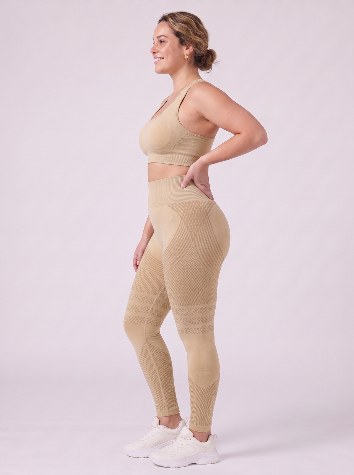 Bloom Leggings anti-cellulite leggings in Dune — size L model, side view