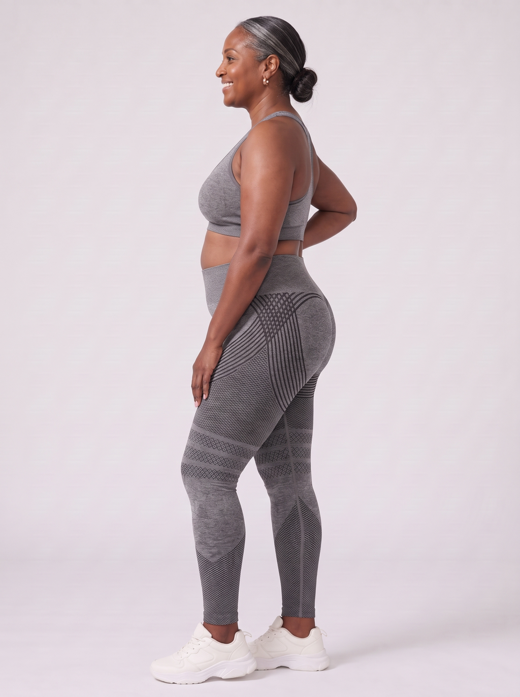 Bloom Leggings anti-cellulite leggings in Slate — size 3XL plus-size model, side view