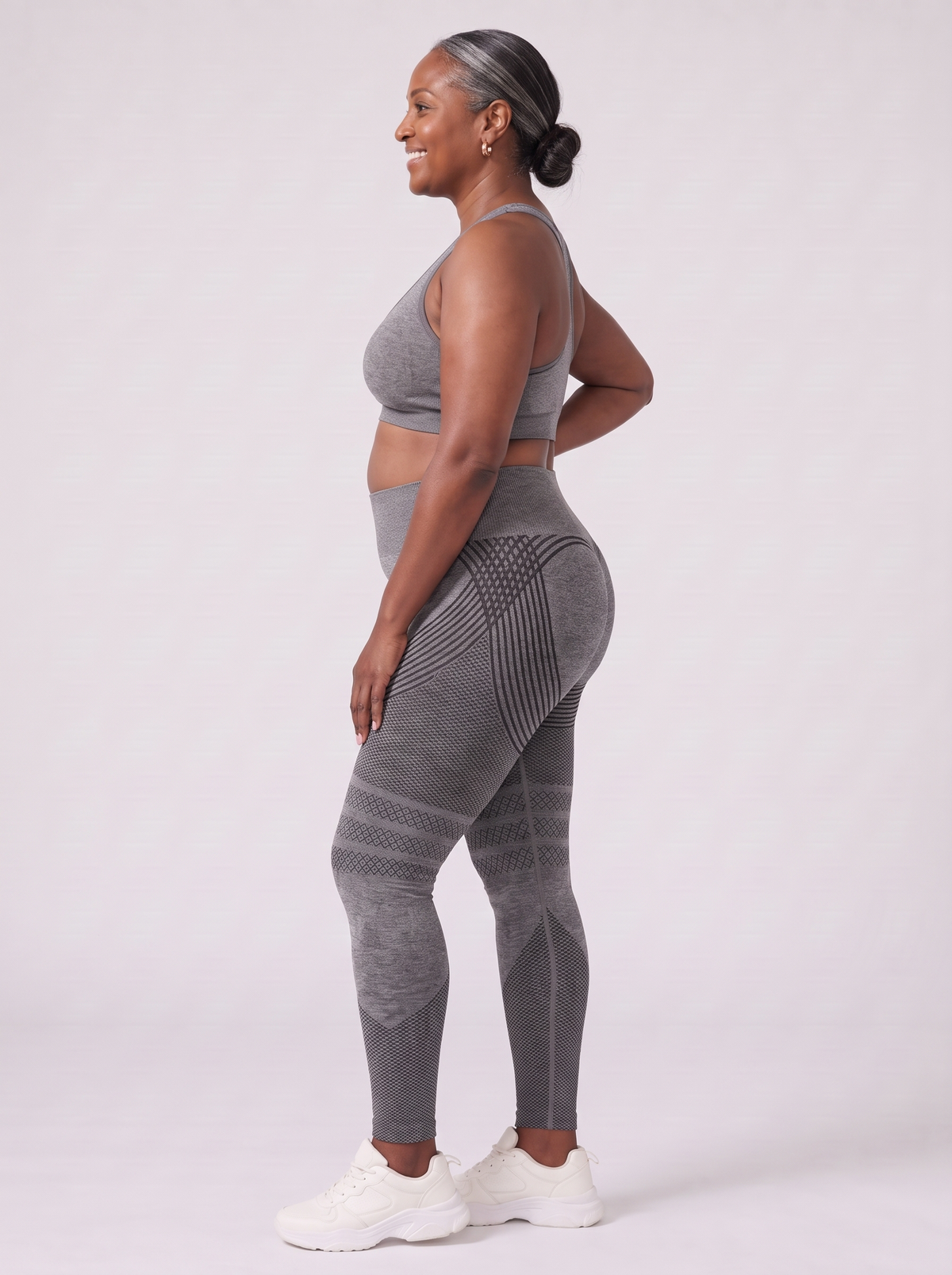 Bloom Leggings anti-cellulite leggings in Slate — size 3XL plus-size model, side view