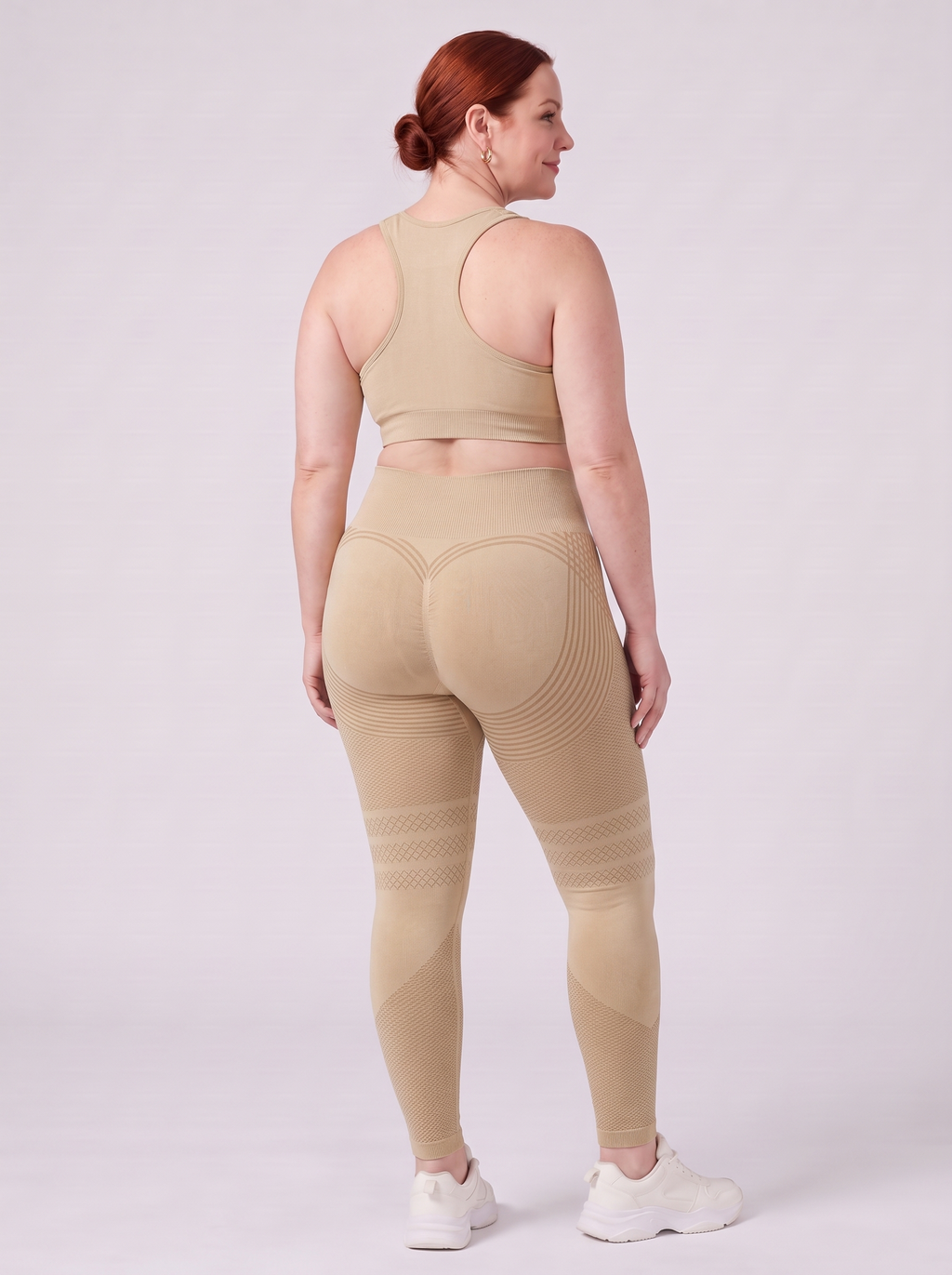 Bloom Leggings anti-cellulite leggings in Dune — size 2XL plus-size model, back view showing sculpting contour lines